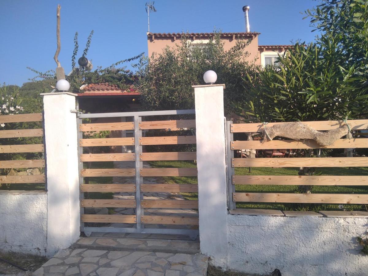 Spiti Lou Notos Exterior foto